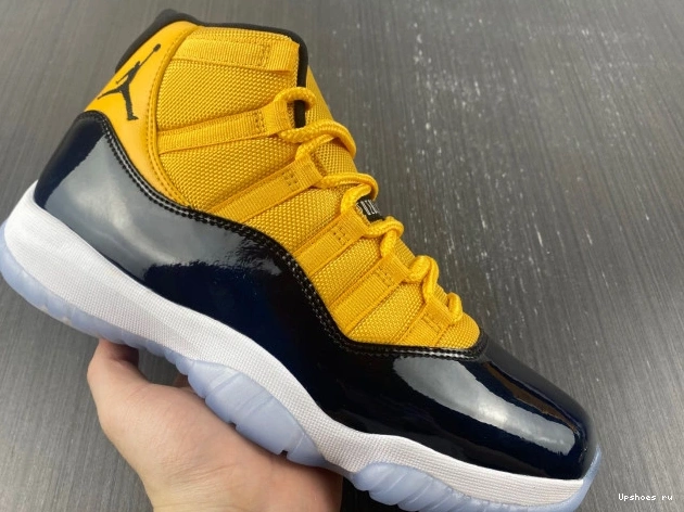 Jordan Air black and 11 yellow 0716